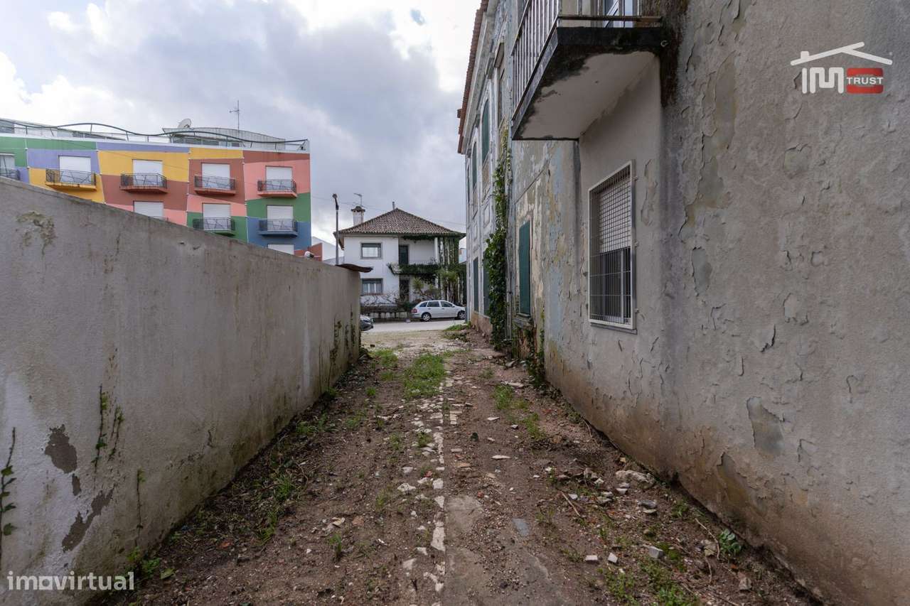 PREDIO PARA RECUPERAR A 300 METROS DO SANTUARIO DE FÁTIMA COM AREA ...-18