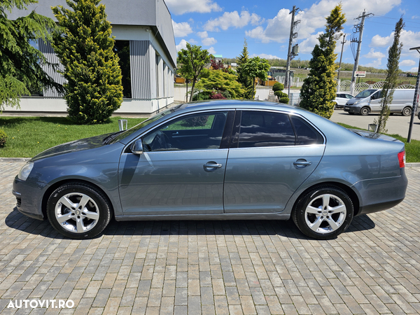 Volkswagen Jetta 1.6 Comfortline - 5