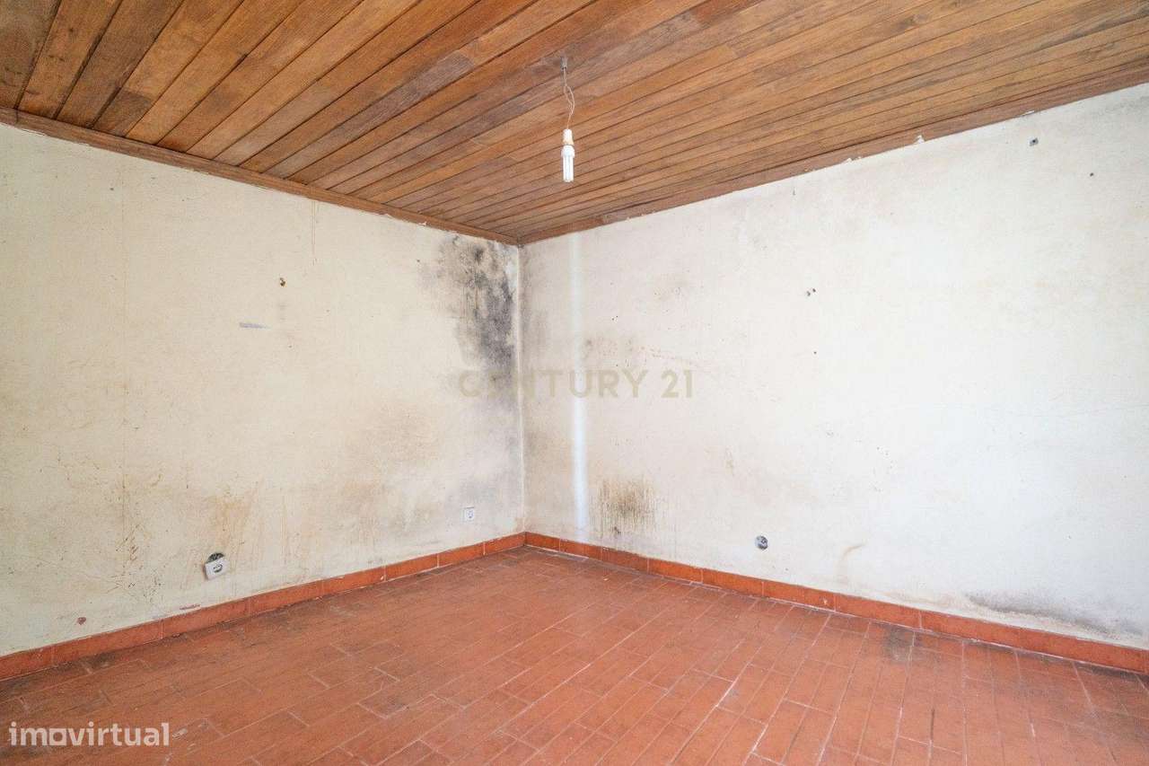 Moradia em Pedra com Potencial Único em Lamas – A 5 Minutos de Miranda - Grande imagem: 5/19