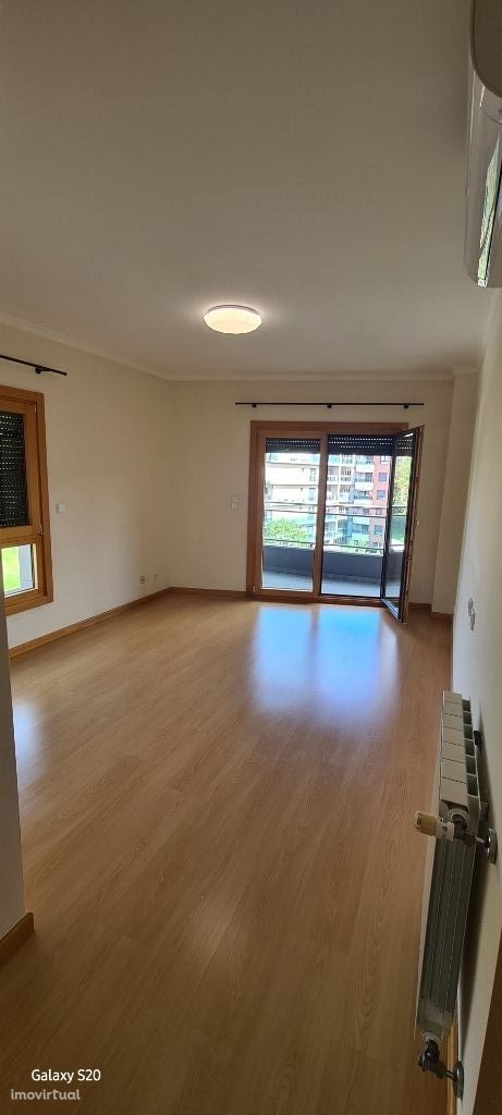 Excelente apartamento T3 na urbanização Malvarosa