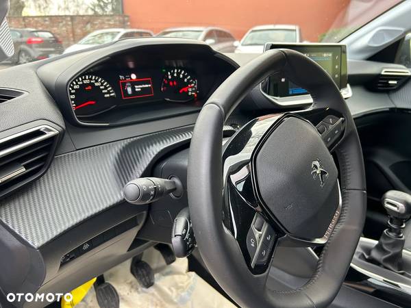 Peugeot 208 PureTech 100 Allure - 11