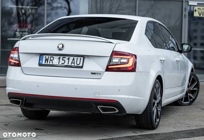 Skoda Octavia 2.0 TDI RS Challenge DSG - 12