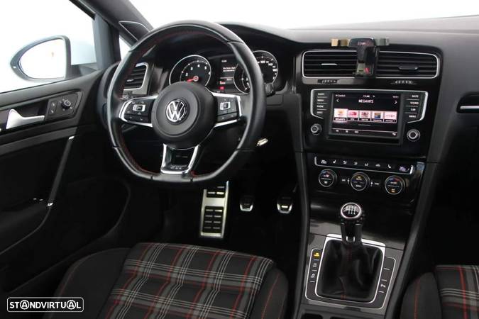 VW Golf 2.0 TSi GTi Performance - 2