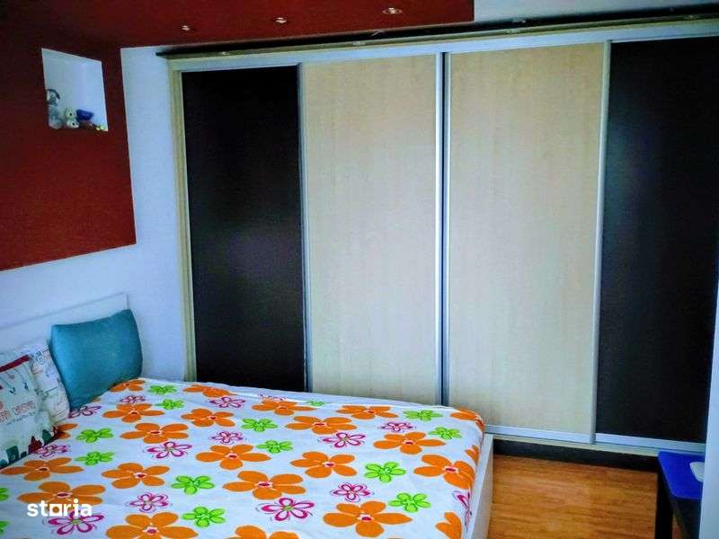 De inchiriat superb apartament cu 3 camere cu boxa subsol-loc parcare - Imagine principală: 4/8
