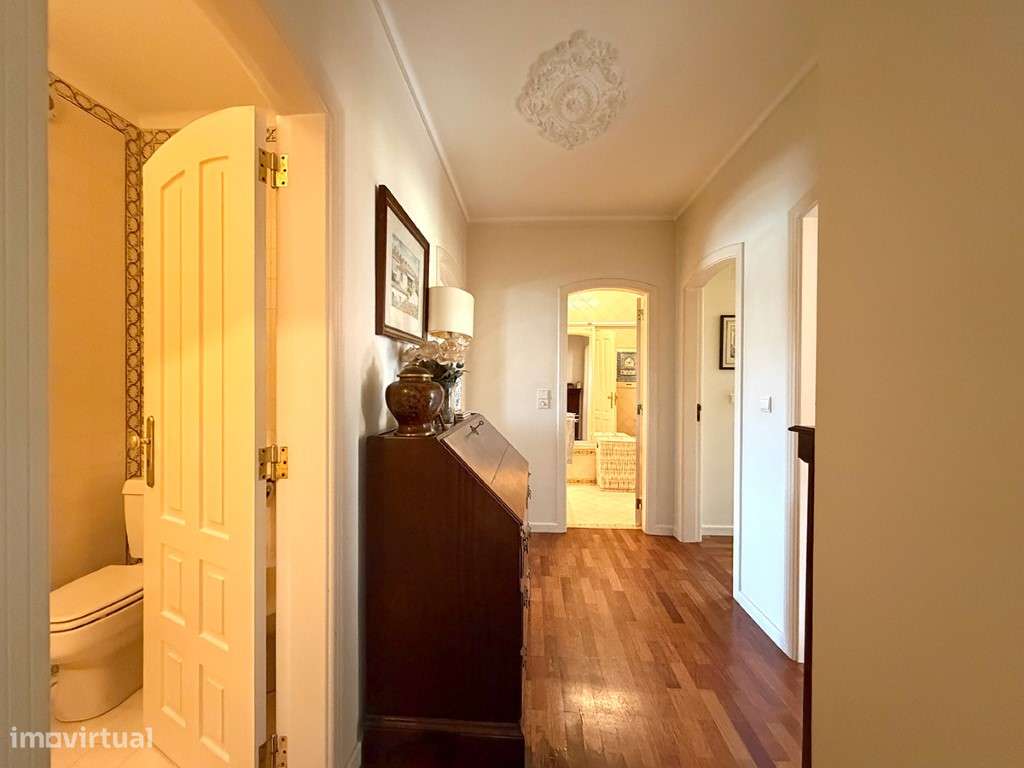 Apartamento T3 com garagem e piscina a venda em Cascais-13