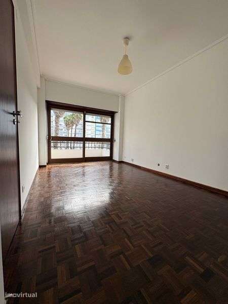 ALUGA-SE T3 em Carnaxide - Grande imagem: 4/12