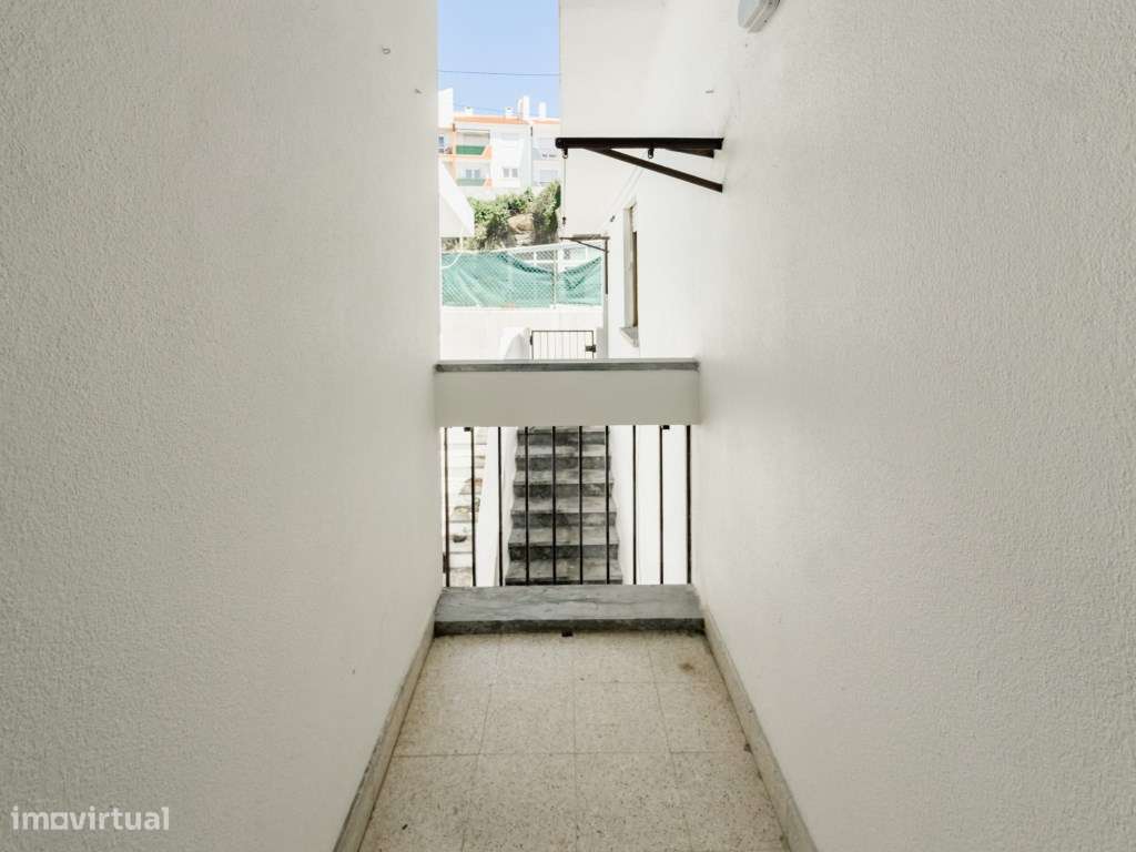 Moradia na Amoreira com Elevado Potencial de Rentabilidade-22