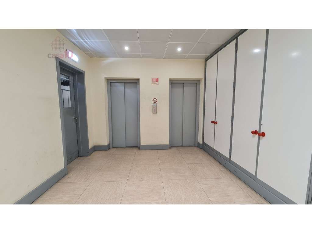 Arrenda-se Escritório com 2491m2 na Rua da Matinha, Lisboa - Grande imagem: 4/17