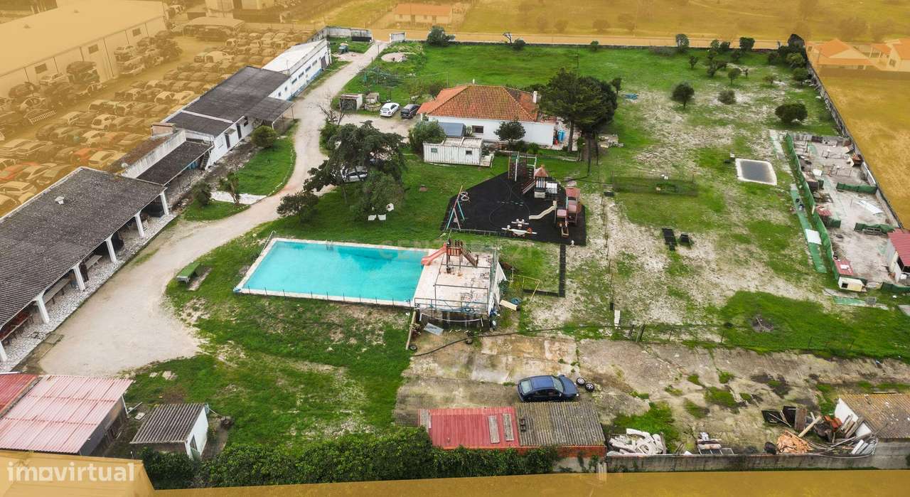 Quinta de 7800 m2  com Casa Principal T3, Apartamento T1 e 6 quartos i-16