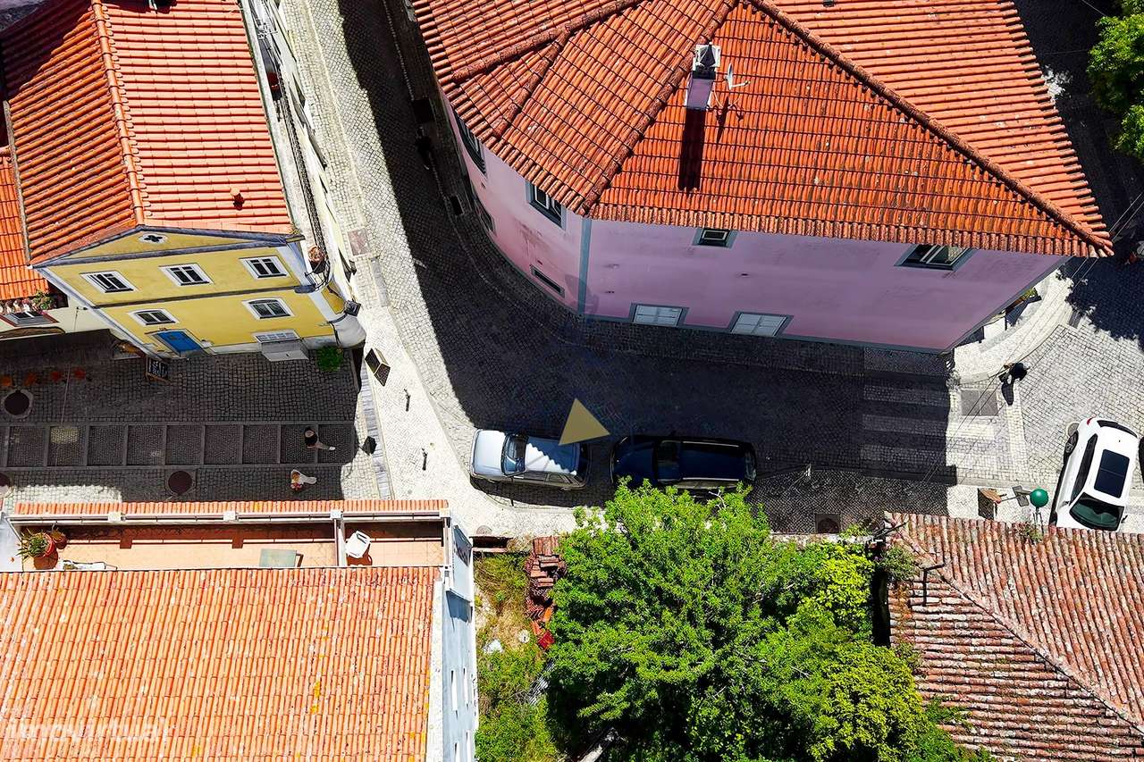 Edifício com Loja e Habitação, Charme, Investimento e Rendimento  no C-39