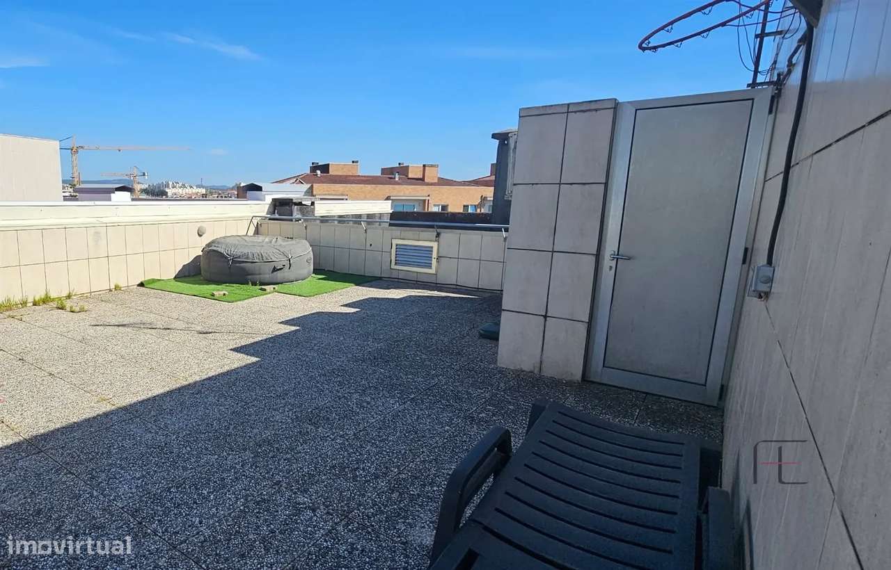 Apartamento T3 em Rio Tinto I Terraço 53m2-0