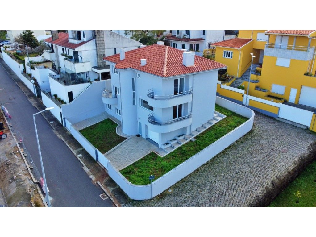 Moradia 4 suites em Vila Nova de Gaia