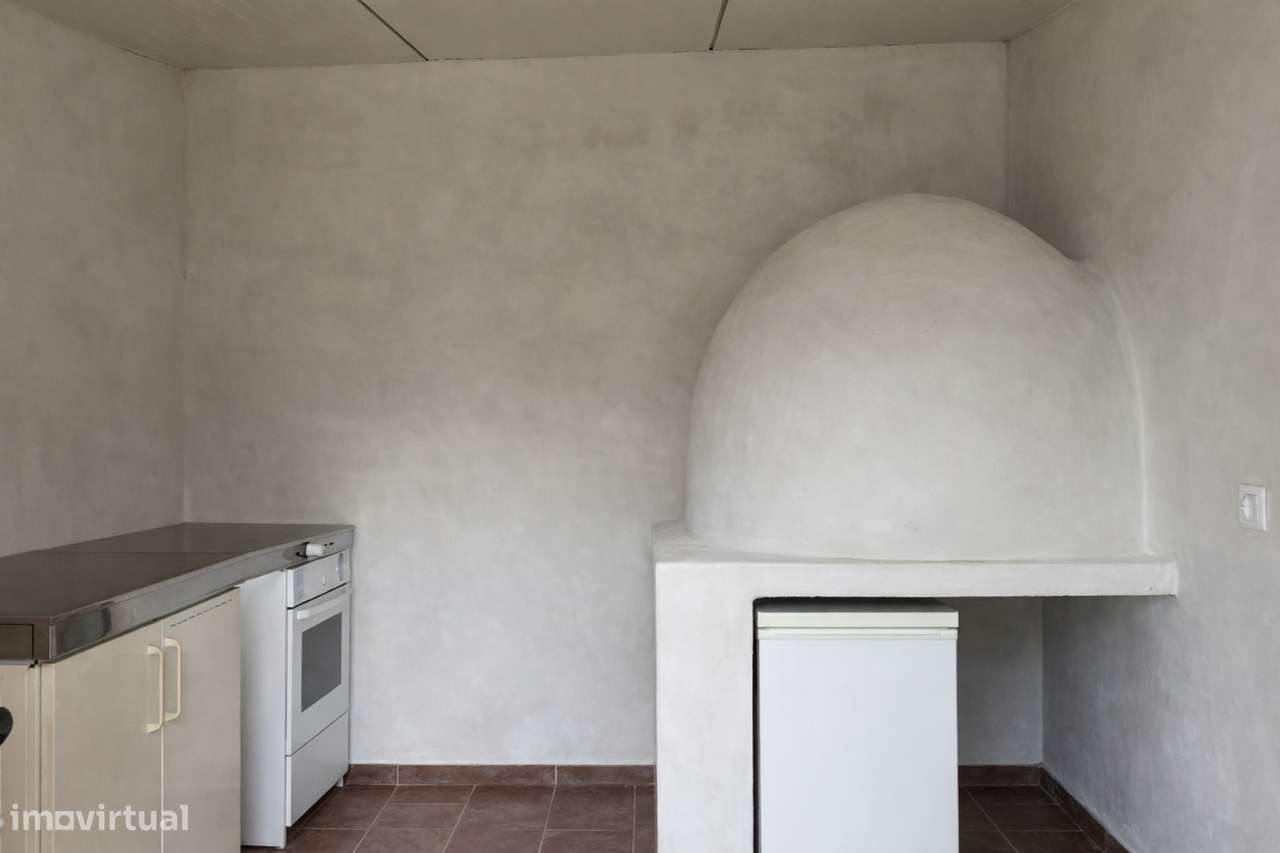 Moradia T3 em Chipar de Cima, Vilarinho do Bairro-16