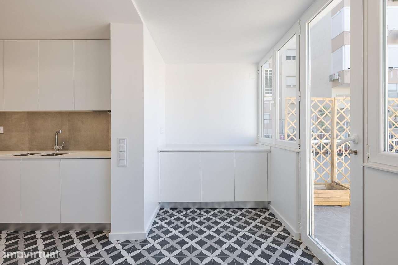 T2 c/ terraço - totalmente remodelado no Principe Real! - Grande imagem: 4/22