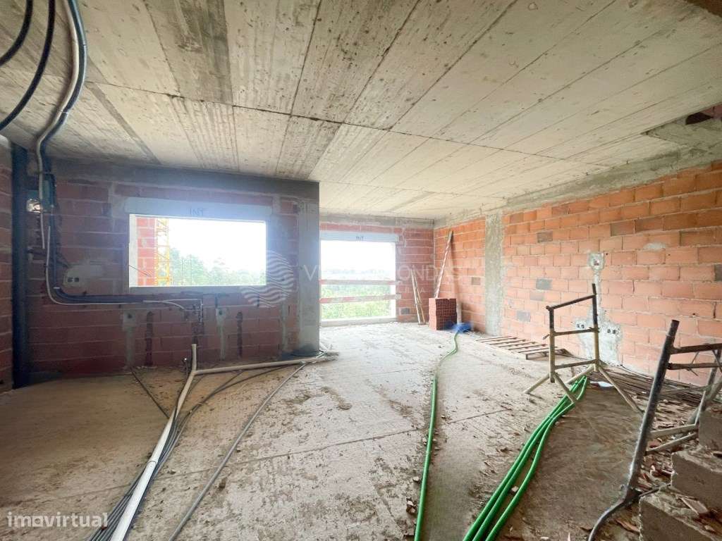 Apartamento T2 Duplex c/ garagem e varandas | Vale de Milhaços | Co... - Grande imagem: 3/46