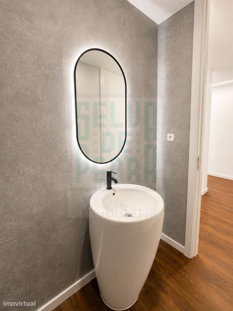 T2+1 Remodelado com 140m² em Paços de Ferreira-13