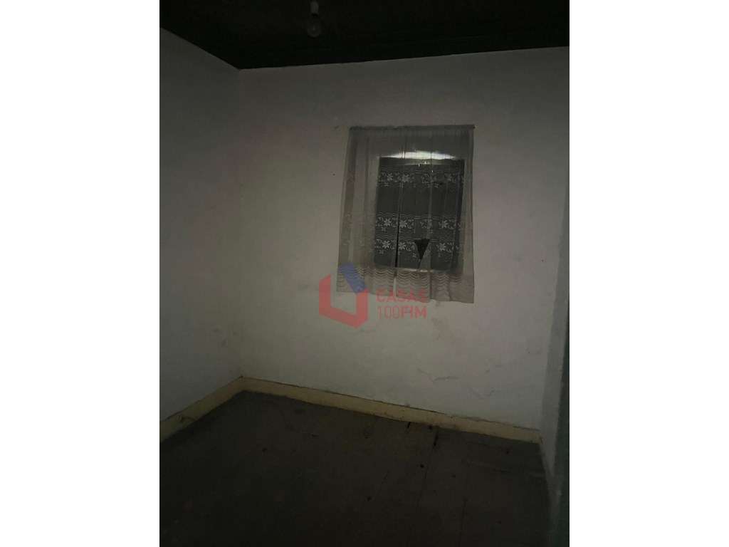 Moradia com 160m2 para reconstrução, com terreno com 720m2. - Grande imagem: 5/14