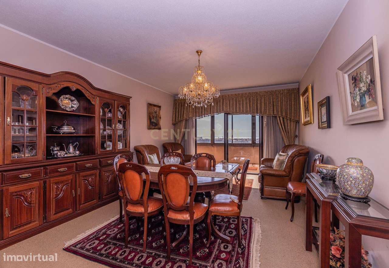 Venda/Cessão de Quinhão Hereditário composto por Apartamento T3 com Vi-7