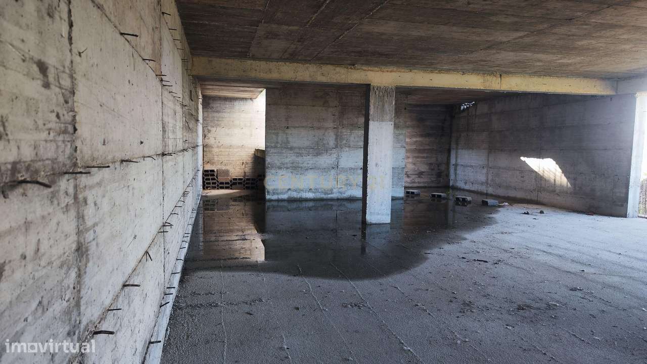 Terreno Exclusivo com Vista Panorâmica Permanente sobre Arruda dos Vin-14