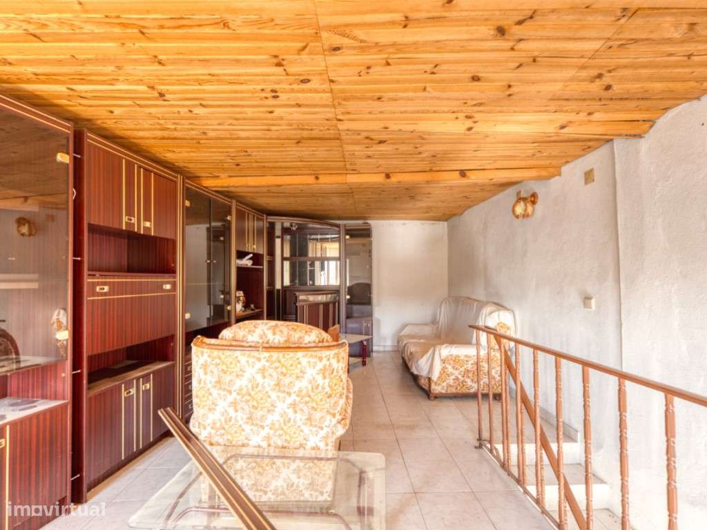 Conjunto de Cinco Imóveis urbanos com Terreno para venda em Caratão...-23