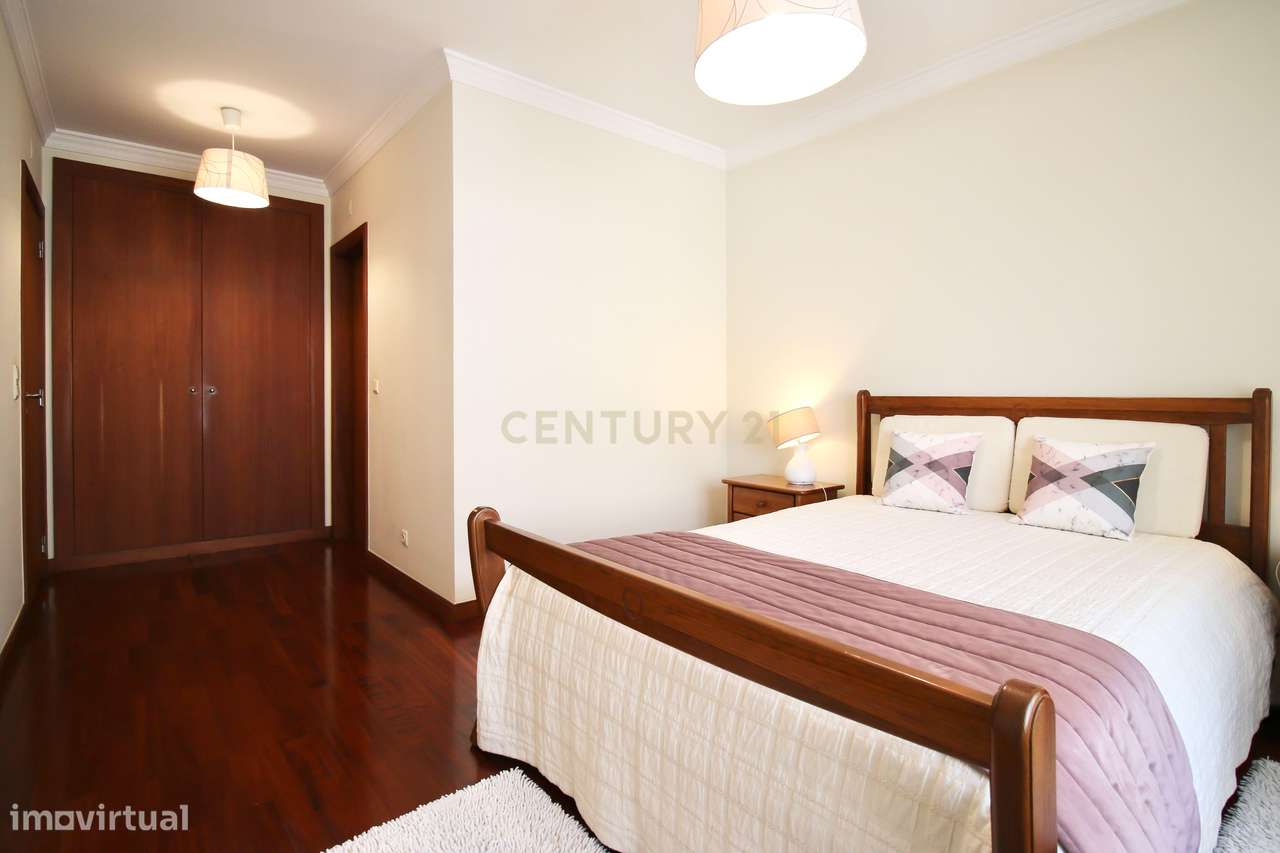 Elegância e Exclusividade no Bairro das Artes T3 Remodelado | Rua Migu-18