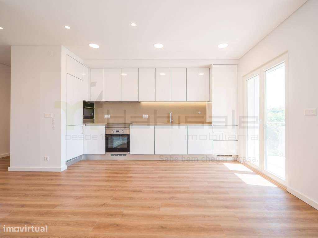 T2 novo na Parede com vista mar-1