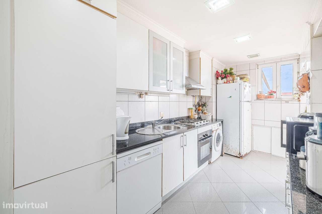 T3 em Mem Martins muito luminoso-8