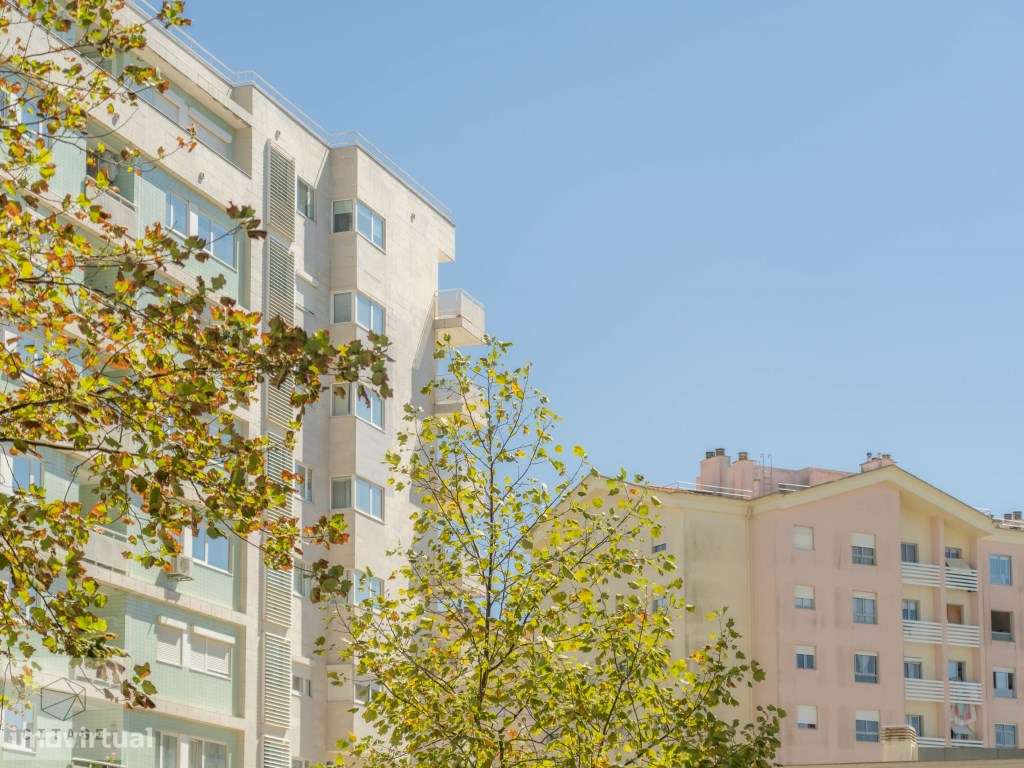 Apartamento T3 Alta de Lisboa com varanda, garagem e arrecadação - Grande imagem: 1/29