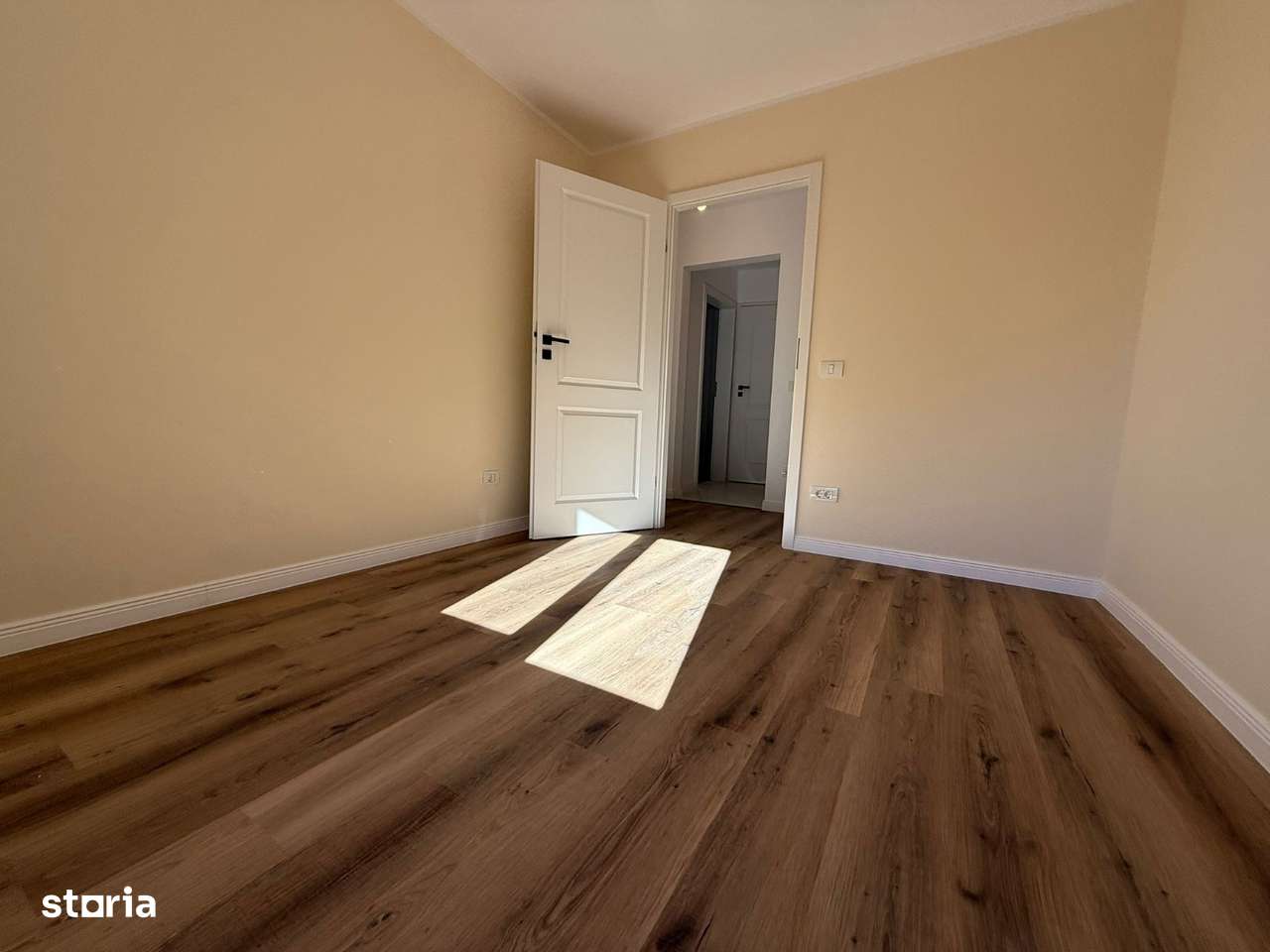 Apartament 4 Camere Renovat Complet Nou Gata De Mutare - Imagine principală: 5/18