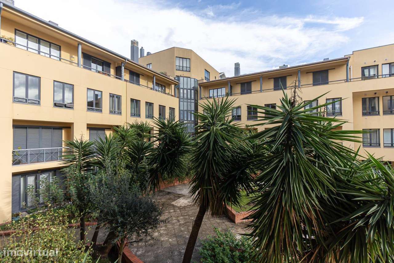 T3 no Amial, em Condomínio Reservado de Prestigio-0