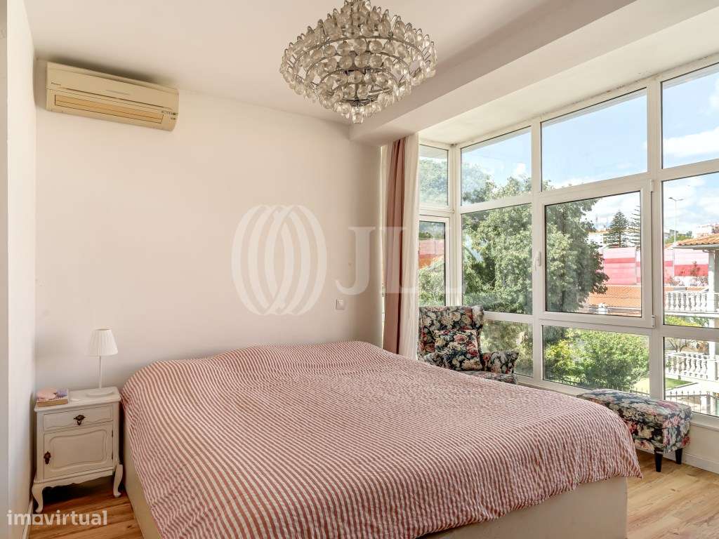 Moradia T4 com garagem e piscina, em Barcarena, Oeiras-10