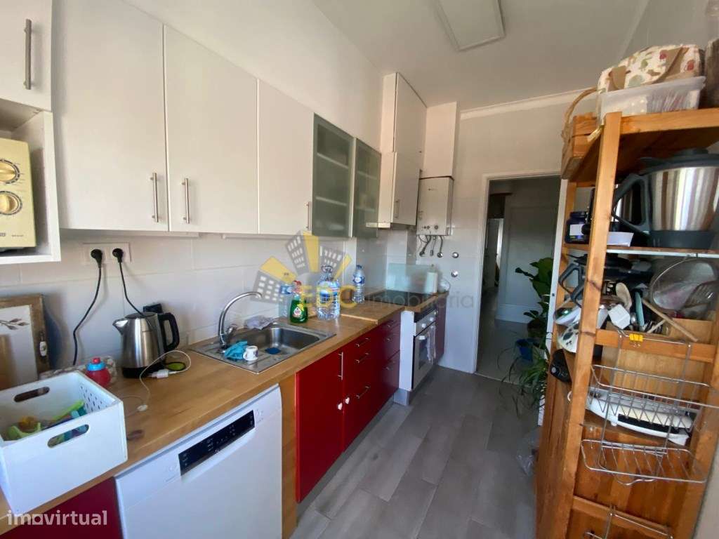 Apartamento T2 Totalmente Remodelado | Localizado na Damaia de Baix...-9