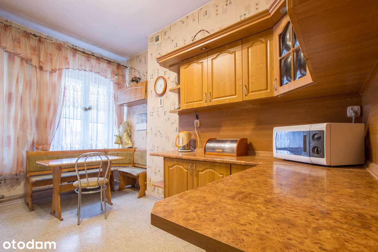 Przestronne, dwupokojowe, osobna kuchnia, świetna lokalizacja-2