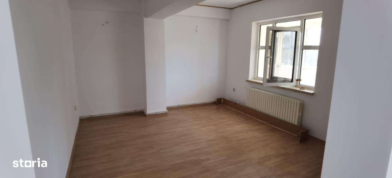 Vila S+P+1, teren 1438 mp, constructie 2010 - Varsatura - Imagine principală: 5/20