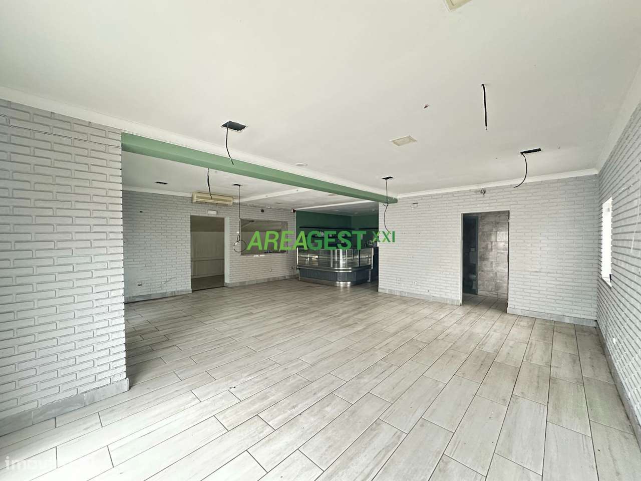 Prédio em propriedade total em Charneca de Caparica-9