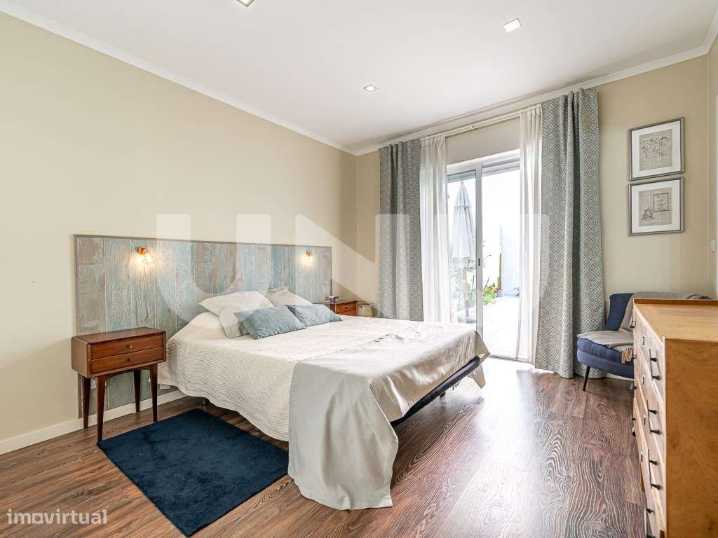 Moradia V3 renovada em Linda-a-Velha com conforto e muita luz - Grande imagem: 5/21