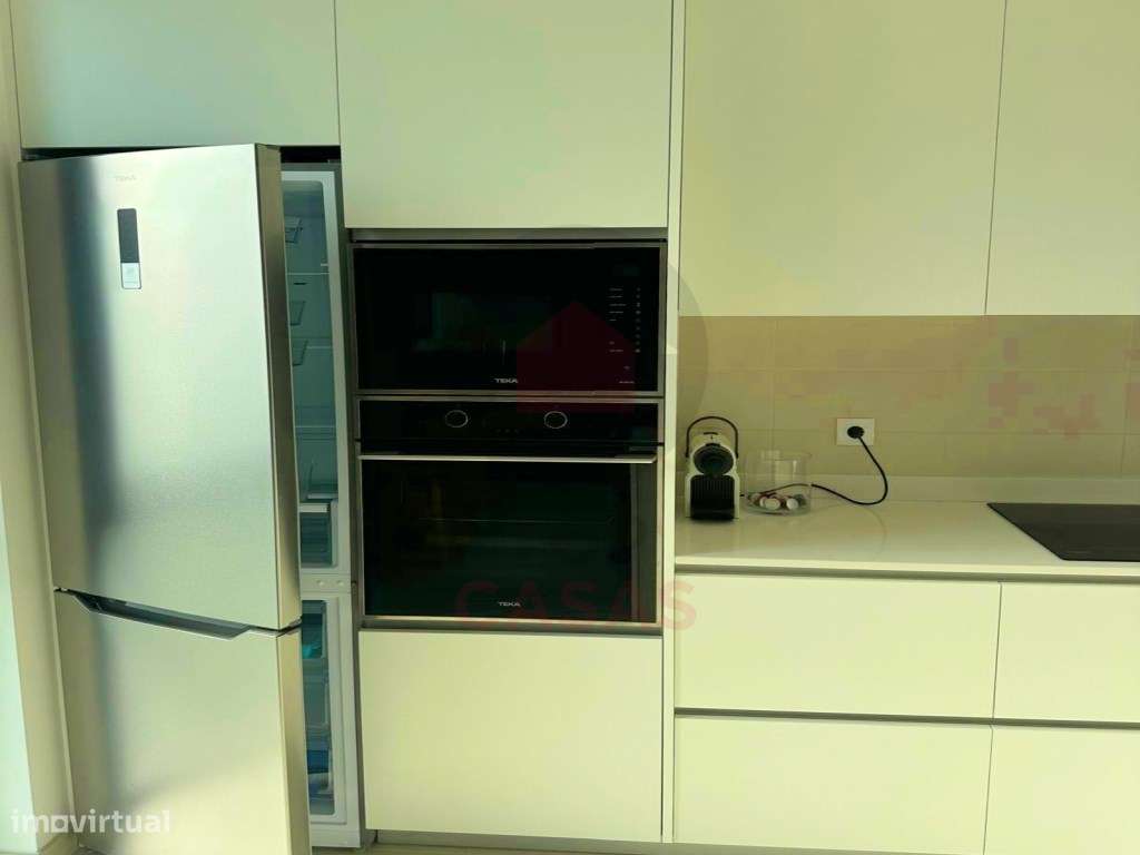 Moradia Contemporânea com Jardim e Piscina em Salir do Porto-9