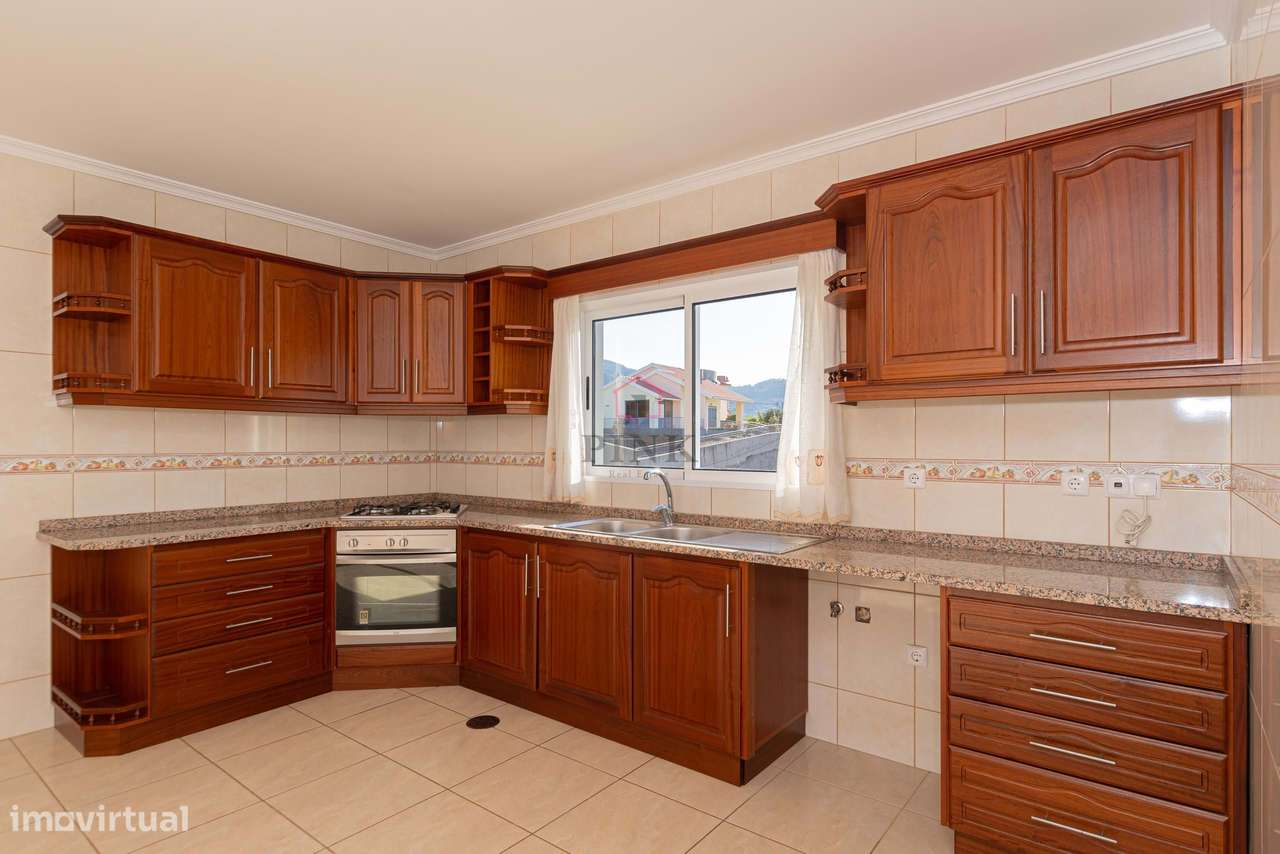 Calheta | Moradia T3 com Vista Mar e Terreno Extra-16