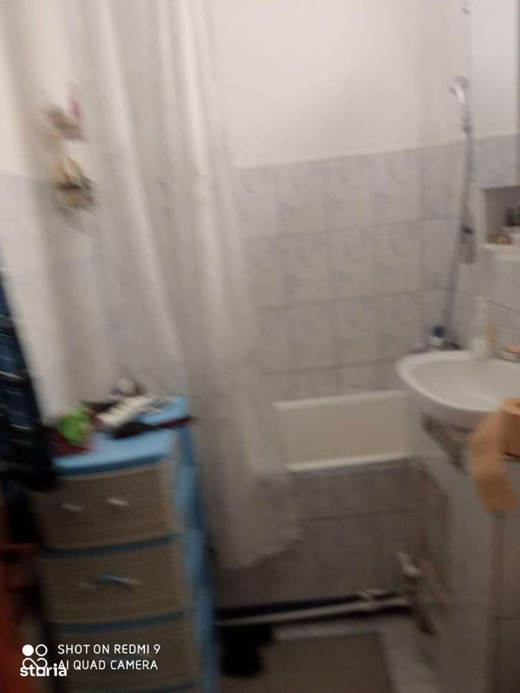 Apartament 3 camere cf 1 semidecomandat zona Micro 5-4