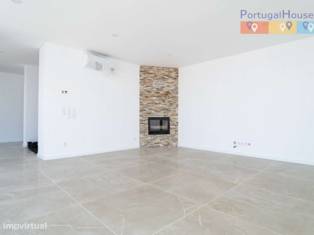 Moradia independente de arquitetura moderna e espetacular com vista...-7