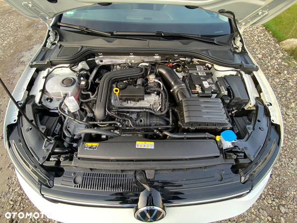 Volkswagen Golf VIII 1.0 TSI - 11