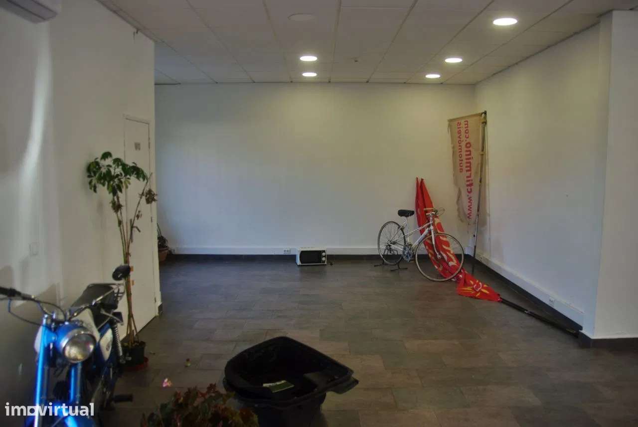Imóvel Comercial 100m² em Algueirão-Mem Martins - Grande imagem: 4/8