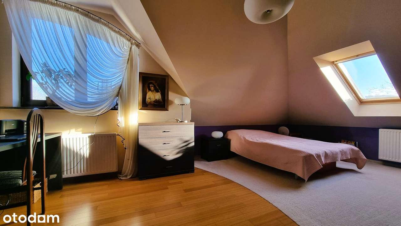 Komfortowy duży dom z pięknie zagospodarowaną działką w Szczecinku.-14