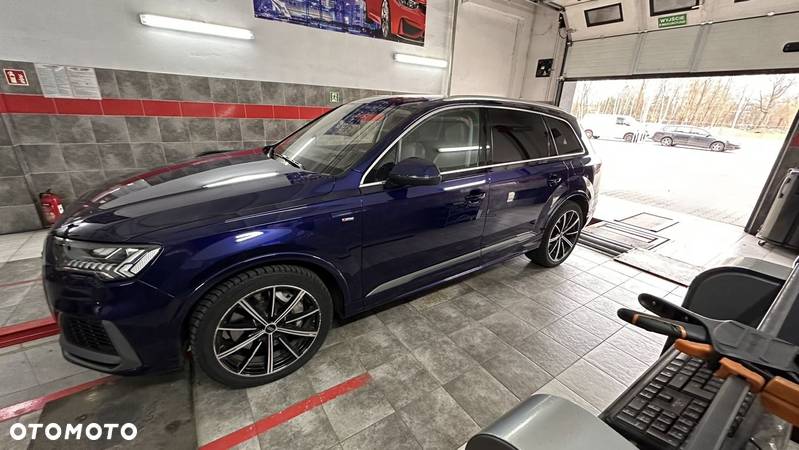 Audi Q7 - 10