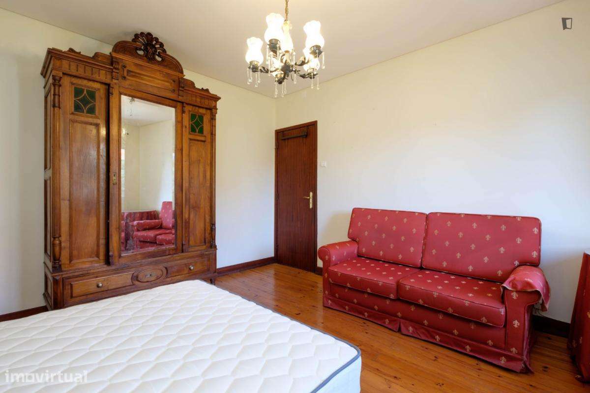 Quarto - localizado em Montes Claros Coimbra - Grande imagem: 4/6