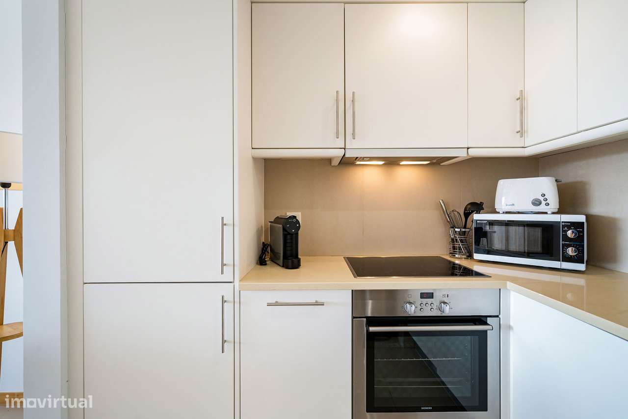 Apartamento T1 com vista mar a 600m da praia-11