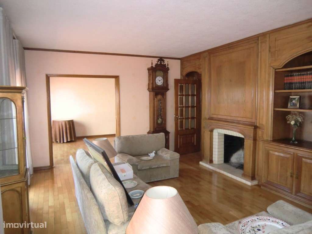 Apartamento T 6 + 1 duplex,São João Madeira,centro - Grande imagem: 5/38