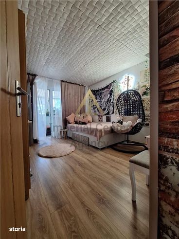 DE VANZARE  – apartament cu 3 camere, vedere superb&#259; &#537;i lini-8