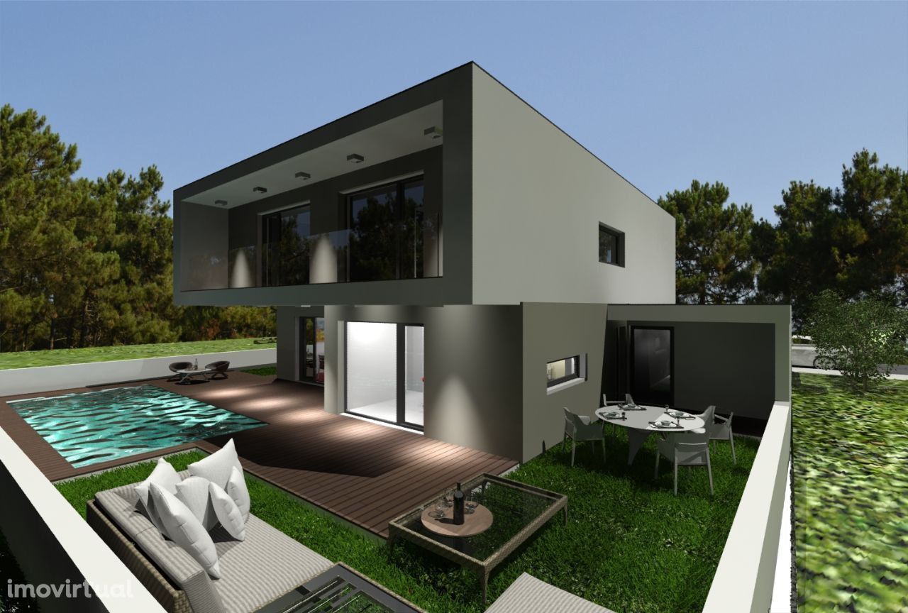 Moradia T4 com 3 Suites, Piscina e Garagem - Urbanização Belverde
