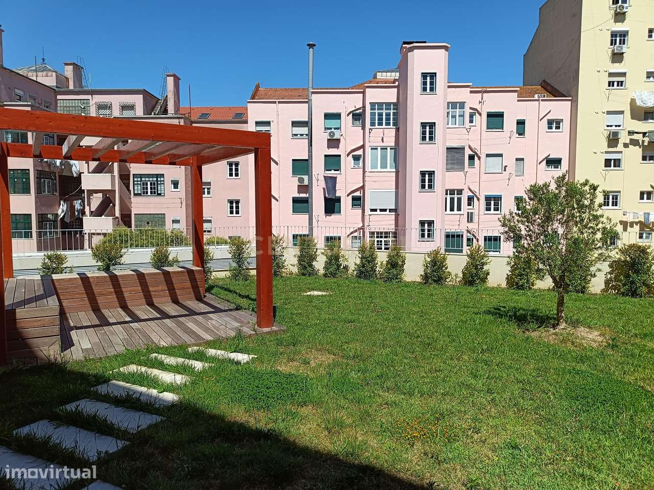 Excelente Apartamento T2 bastante Central no Areeiro com Jardim Privat - Grande imagem: 5/31